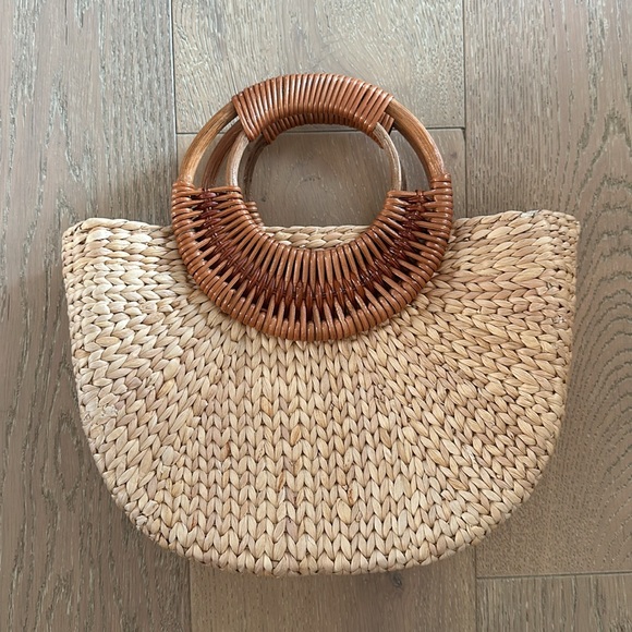 Top Handle Woven Straw Summer Tote Bag - Picture 5 of 11